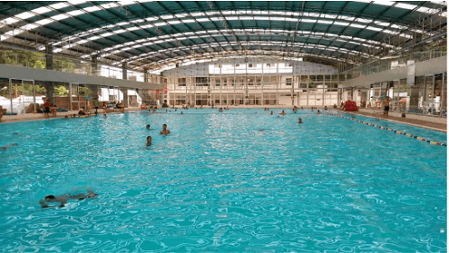 Bể bơi Olympia Việt Hưng nằm trong trường THCS năng khiếu quận  Long Biên