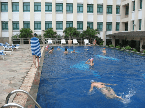  Bể bơi nằm trên tầng thượng của toà Asean Club