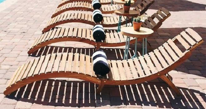 Ghế giường nằm hồ bơi từ gỗ thiết kế độc đáo
