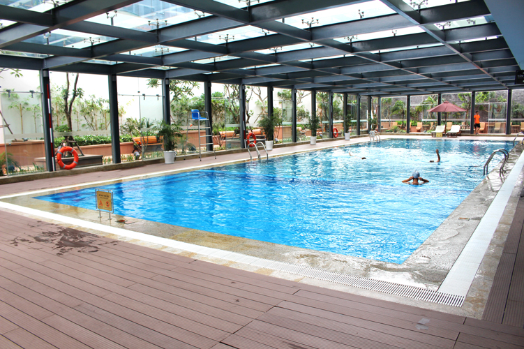 Kinh nghiệm lựa chọn bể bơi bốn mùa tại Hà Đông